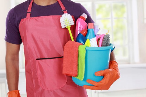 Detailed post-construction dust removal on surfaces
